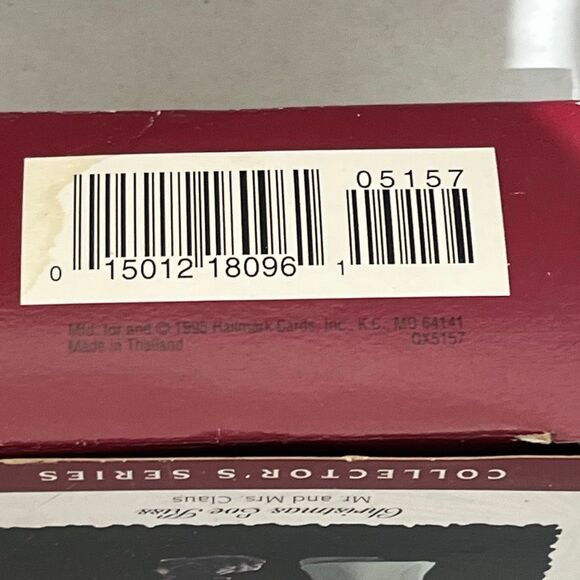 Hallmark Christmas Eve Kiss Mr. and Mrs. Claus 1995 Collector's Series Ornament - Picture 3 of 6